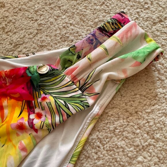 Bikini - Picture 4 of 12